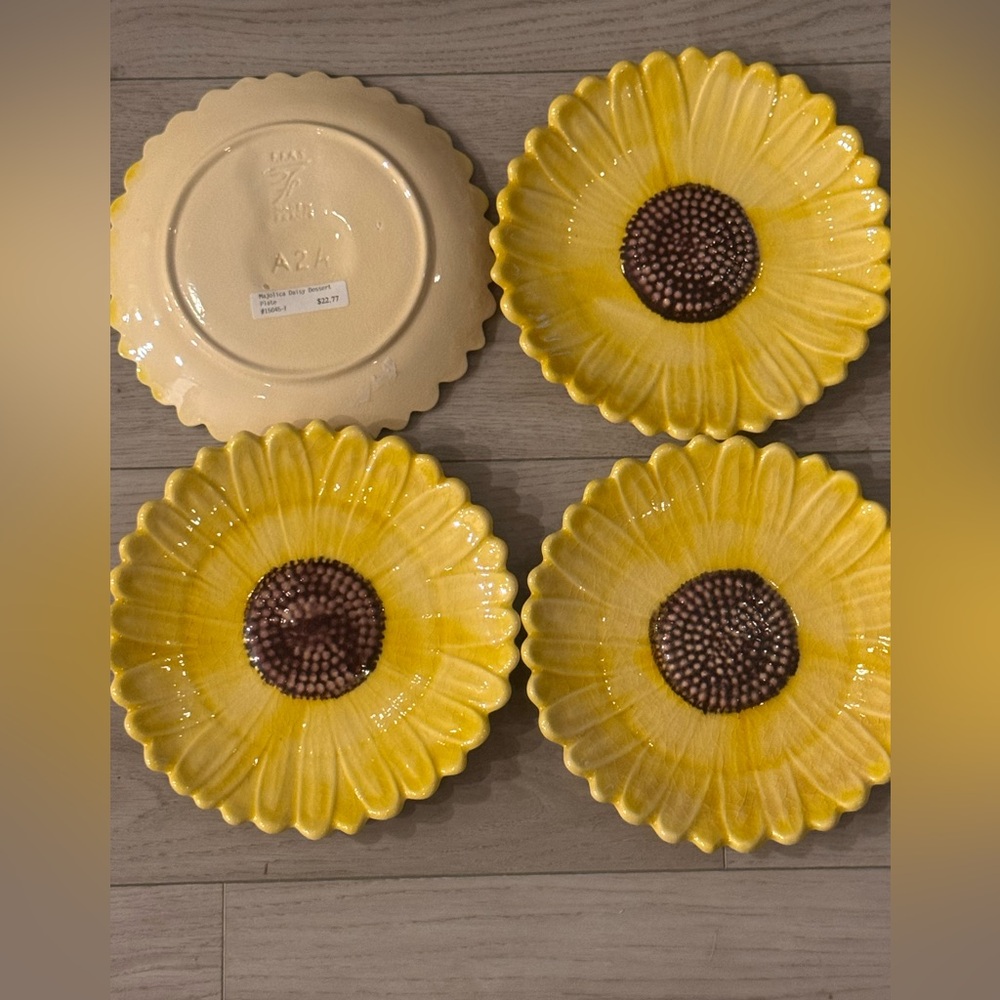 Set of 4 Vintage Saint-Clément FFAS French Majolica Daisy Plates - Barbotine A24